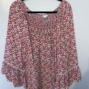 Flowing Floral Blouse. PLUS SIZE